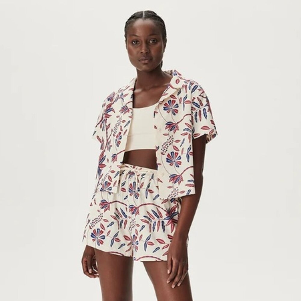 Outdoor Voices SolarCool Tourist Shirt & Shorts Set [Medium]